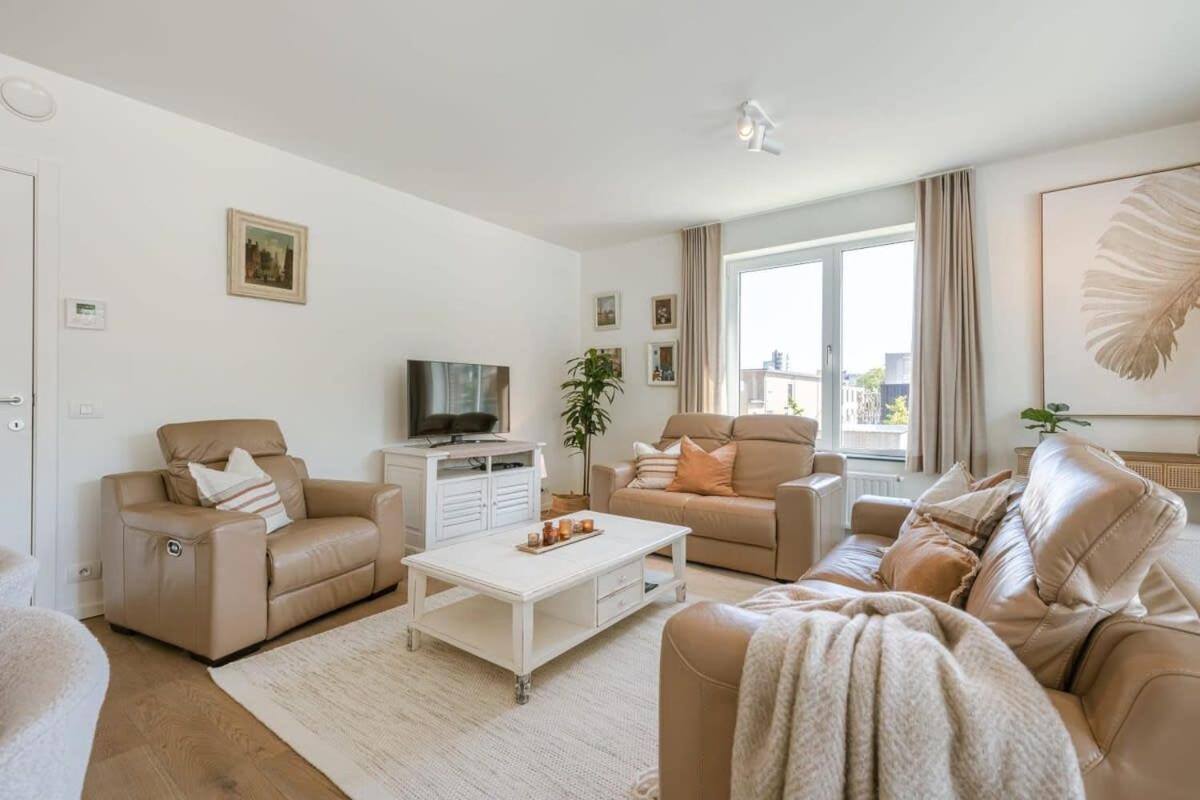 Huswell - A Luminous Apartment Near The Marina Остенде Экстерьер фото