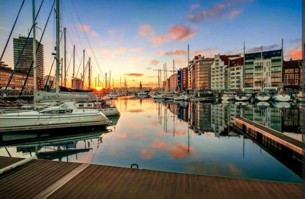 Huswell - A Luminous Apartment Near The Marina Остенде Экстерьер фото